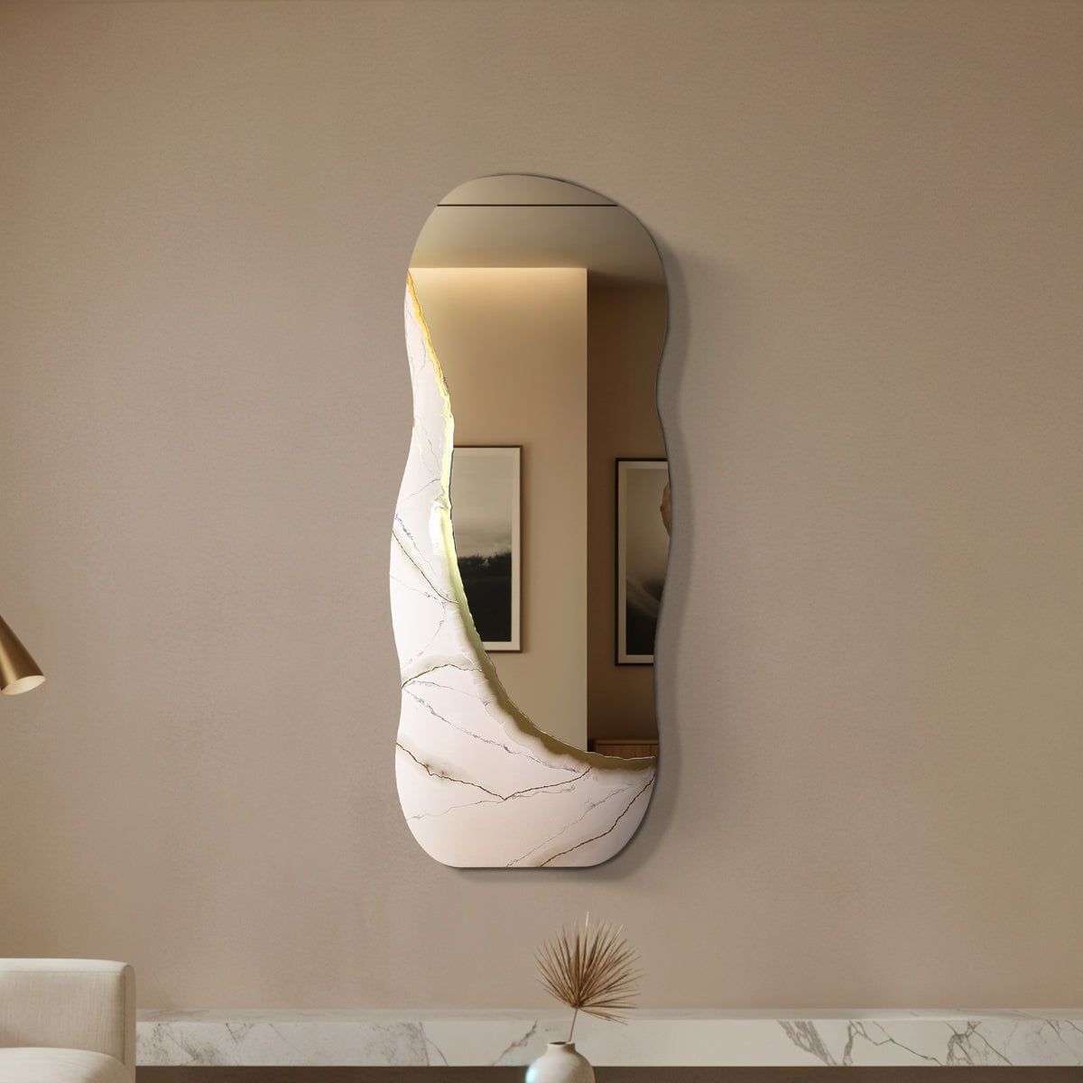 Ivory Vein – Freestanding Irregular White Marble Wall Décor